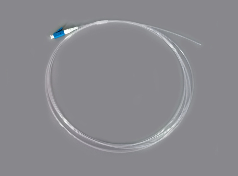 Quels câbles de fibre optique aimables sont couramment utilisés dans la construction FTTH?